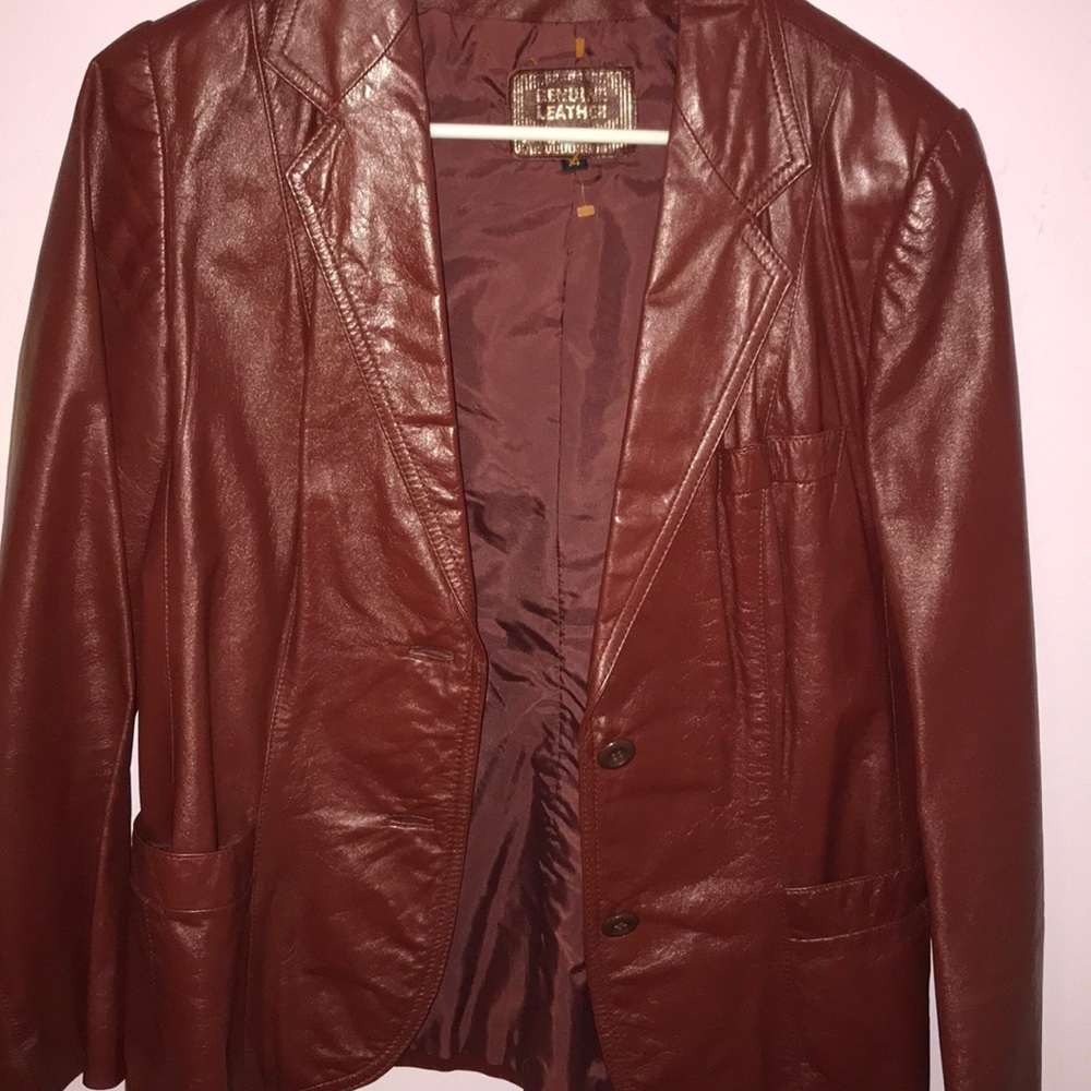 Burgundy women’s vintage leather jacket